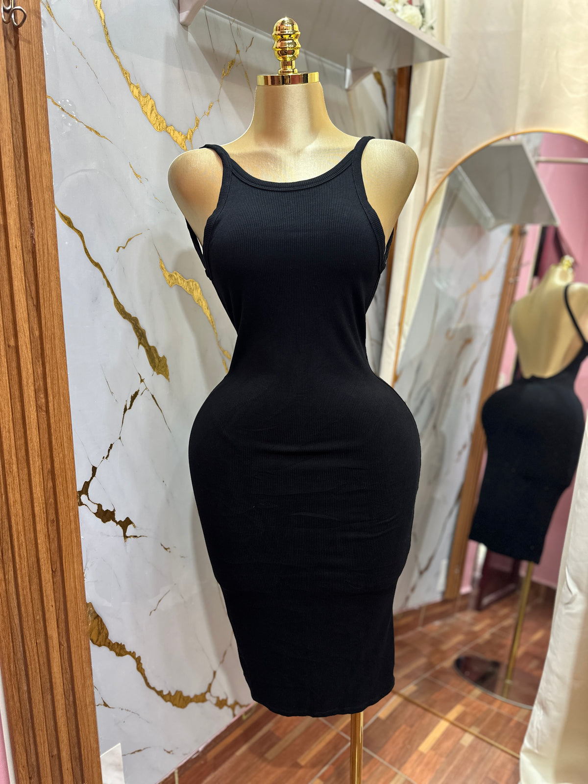 Vestido largo POPULAR 21 color negro con escote en la espalda