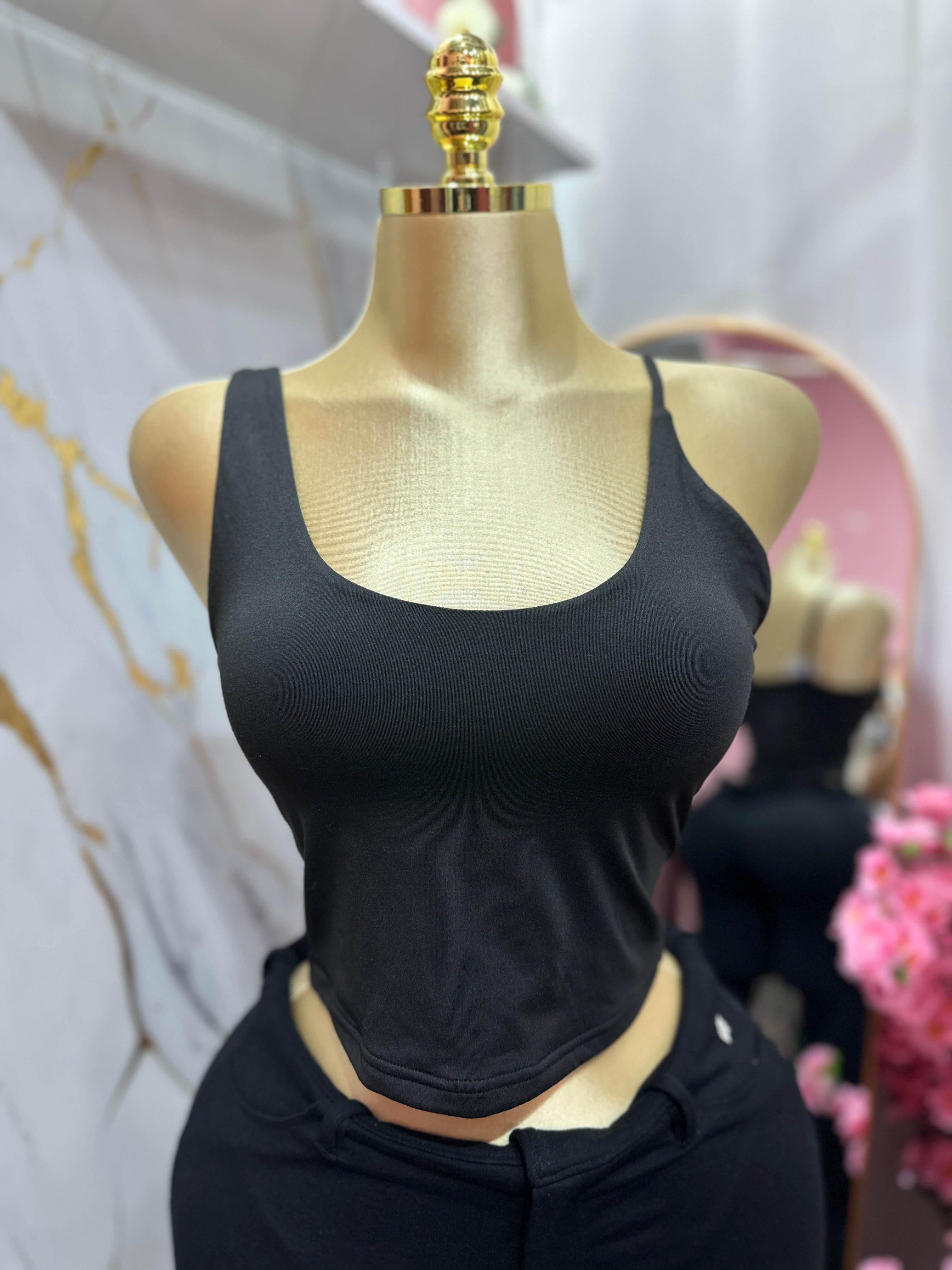 Crop Top ajustado color negro