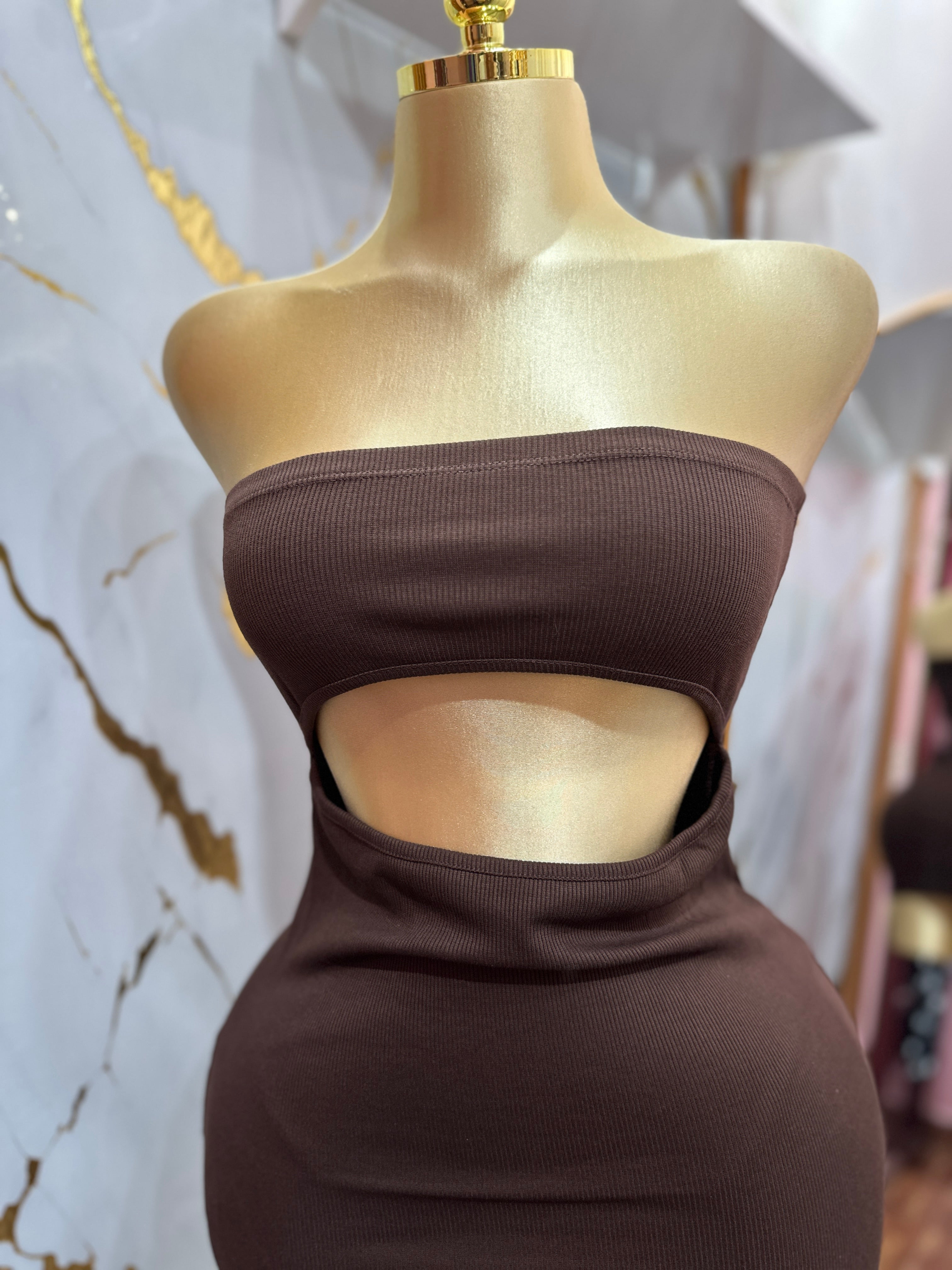 Vestido corto estilo tubo color café