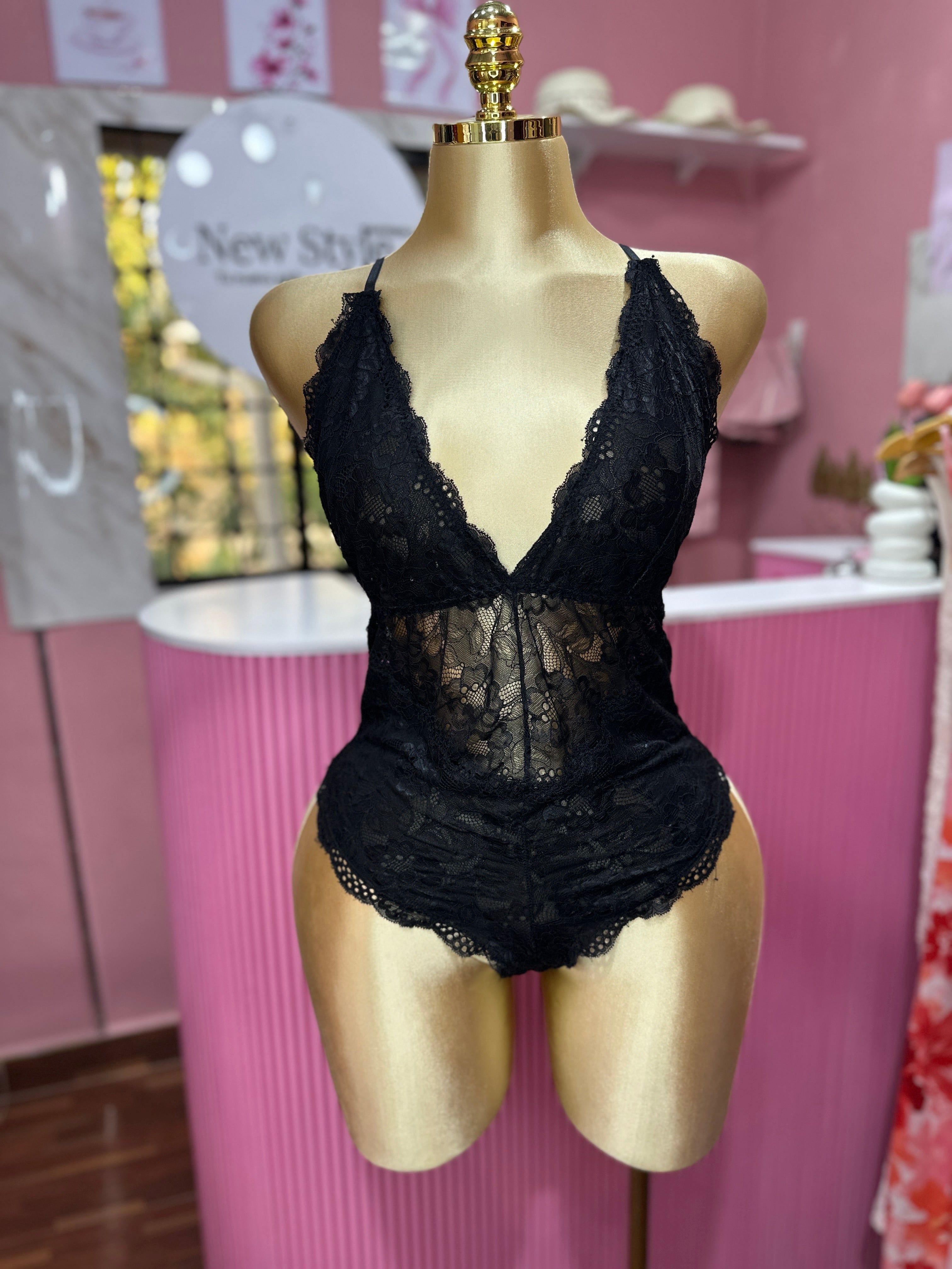 Body negro de encaje