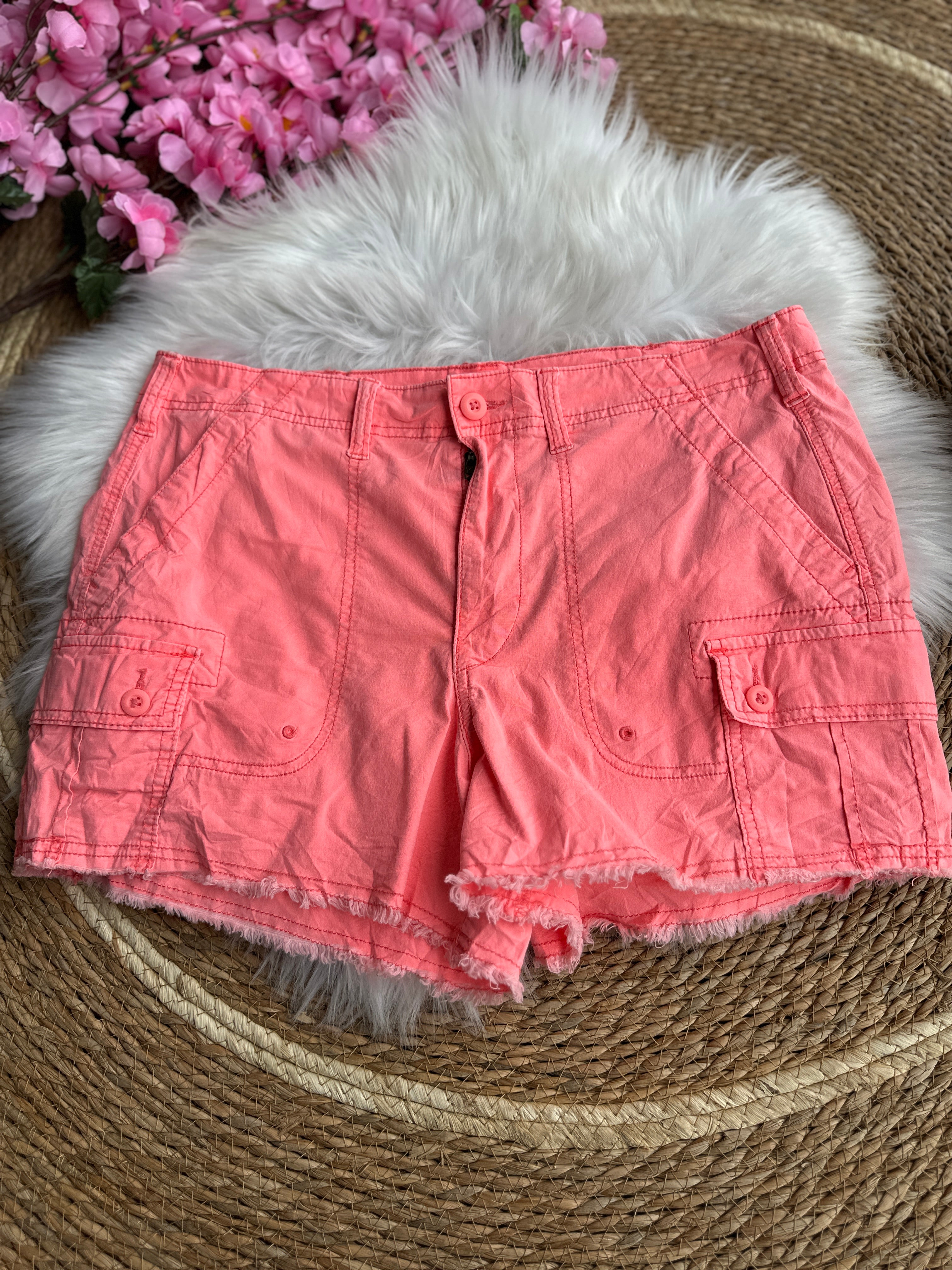 Short Casual Estilo Cargo Coral