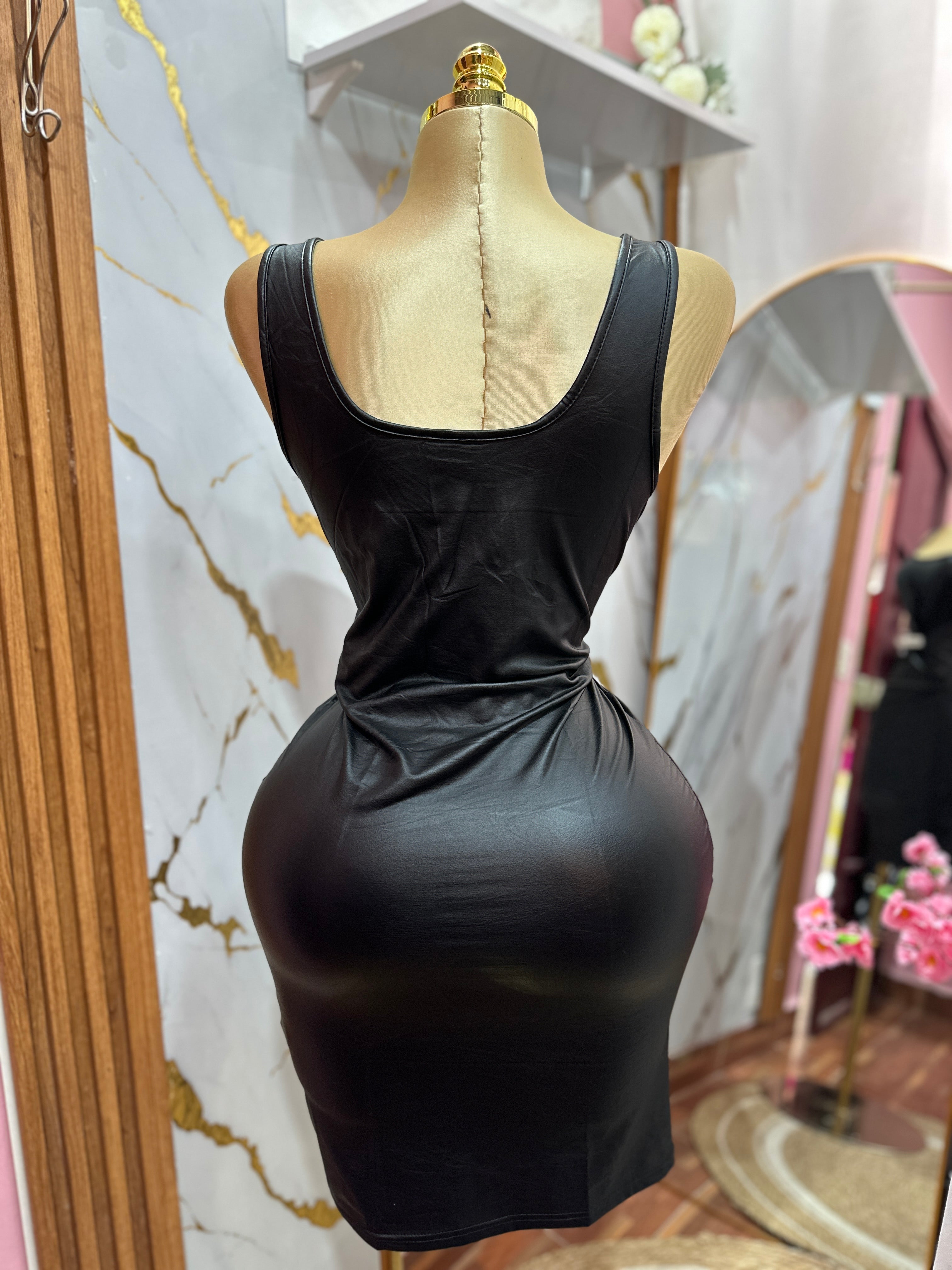 Vestido de cuero sin mangas