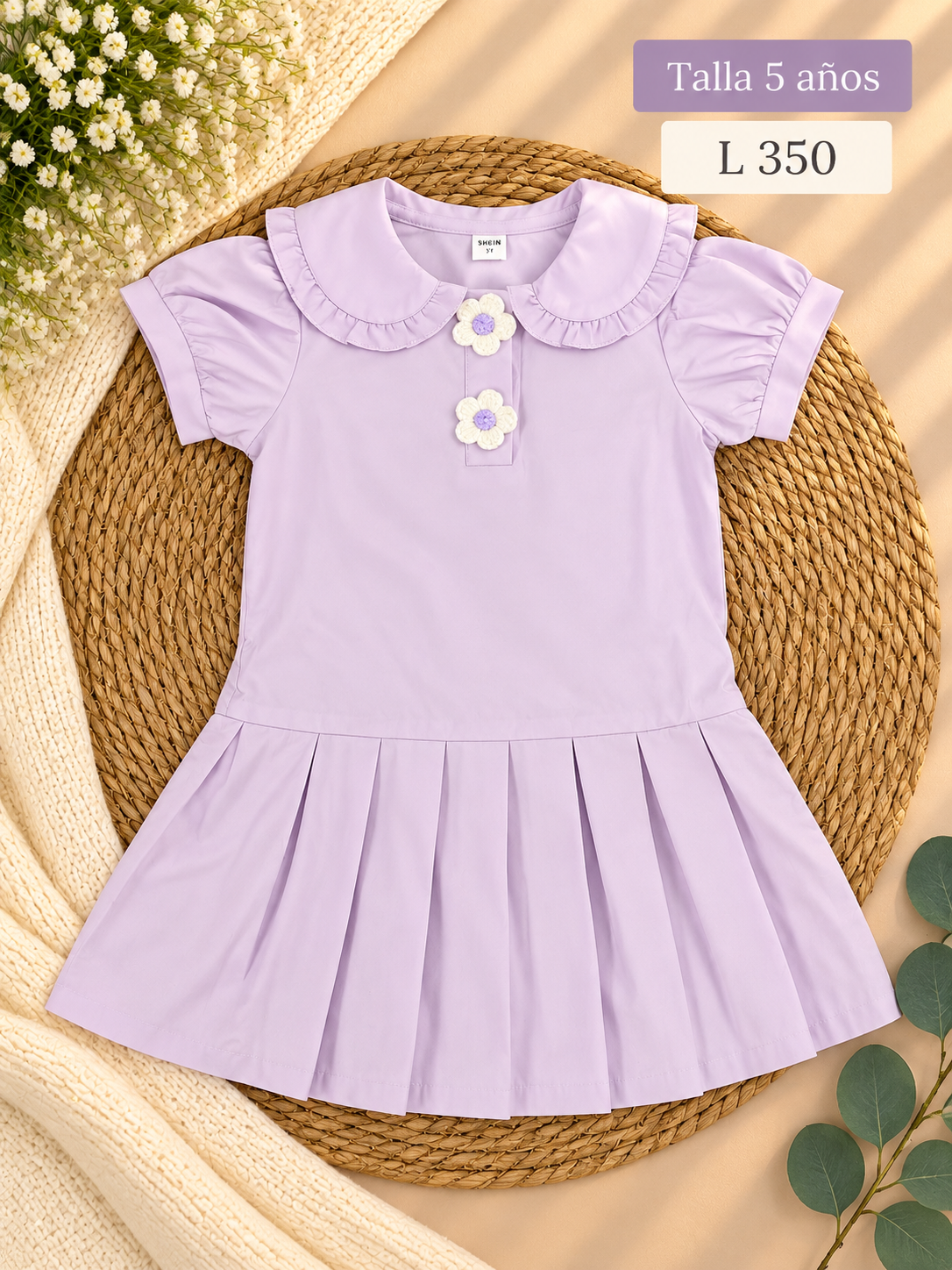 Vestido morado de manga corta para niña de cuello redondo y detalles florales en el pecho