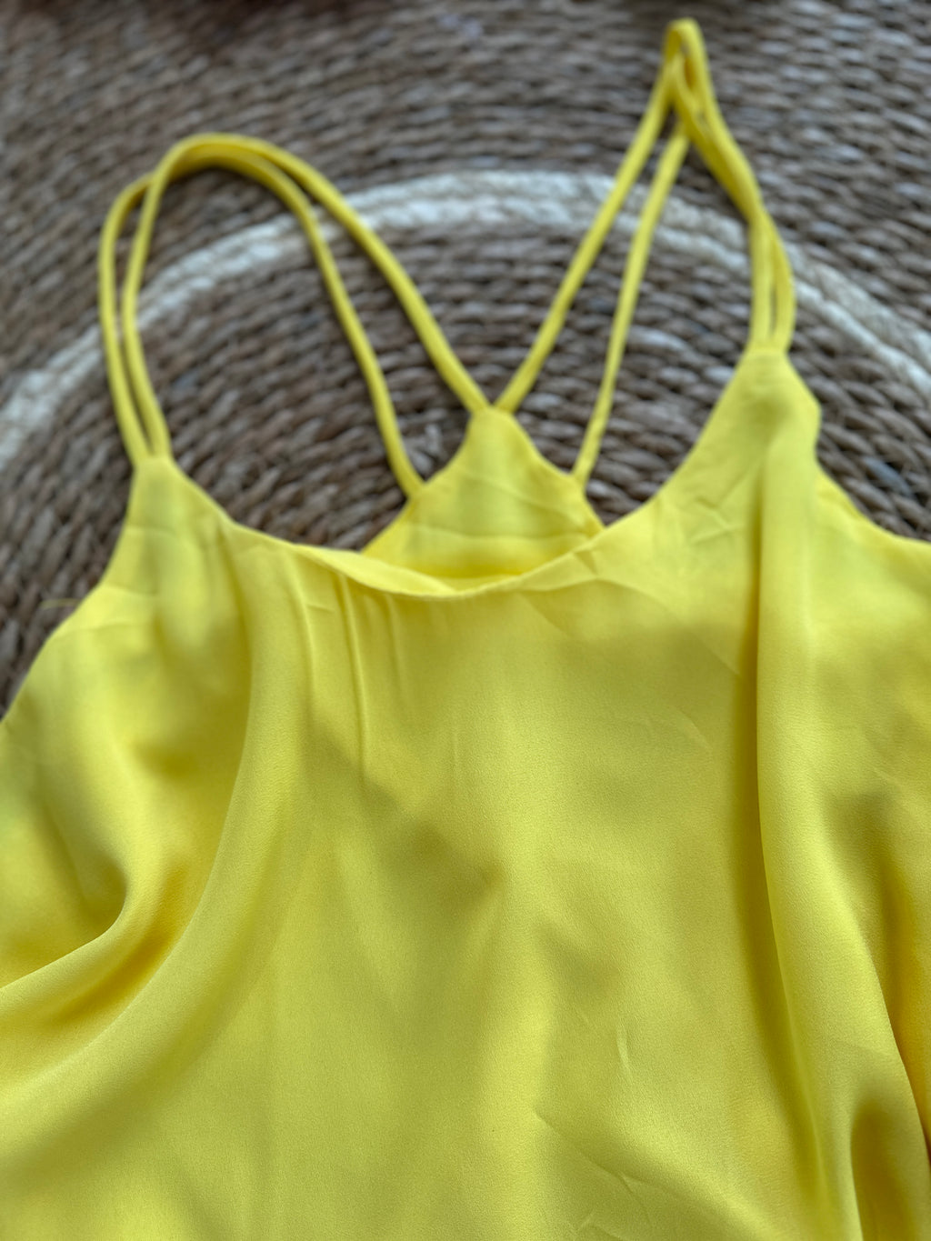 Blusa de tirantes amarilla