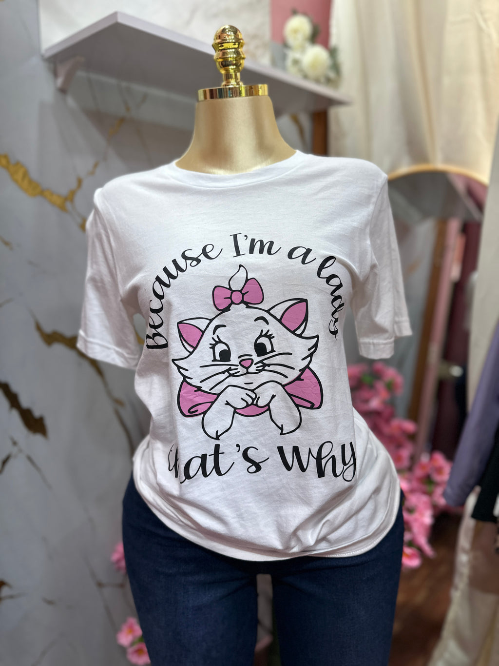 Camiseta blanca CANVAS con estampado de la gatita Marie