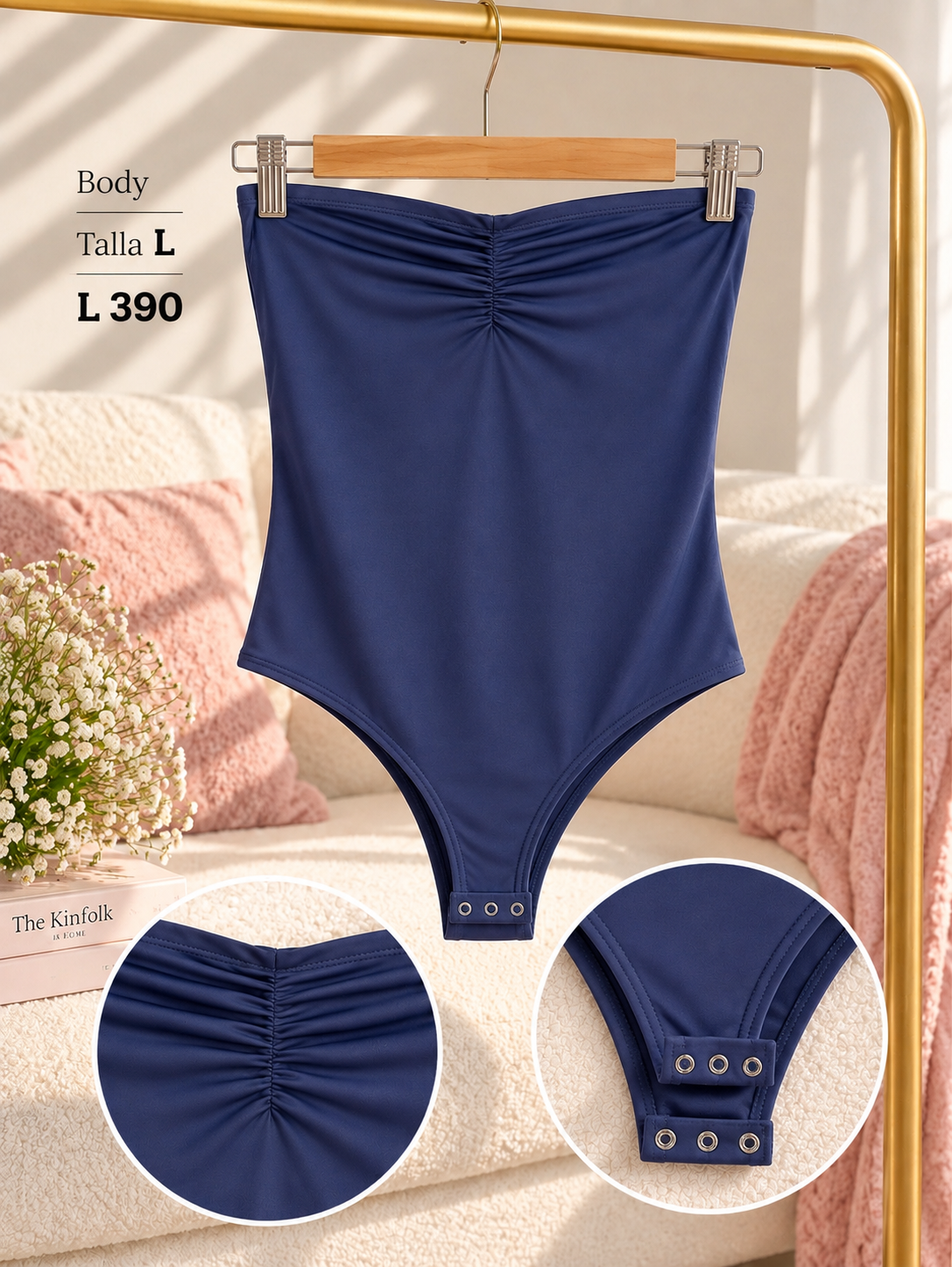 Body strapless de color azul con diseño fruncido en el busto