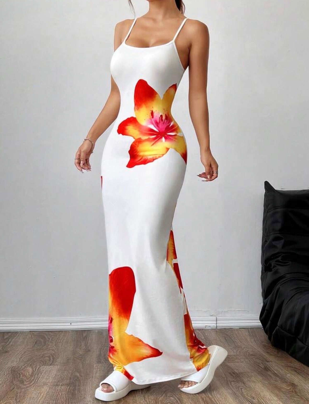 Vestido de tirantes largo, pegado.