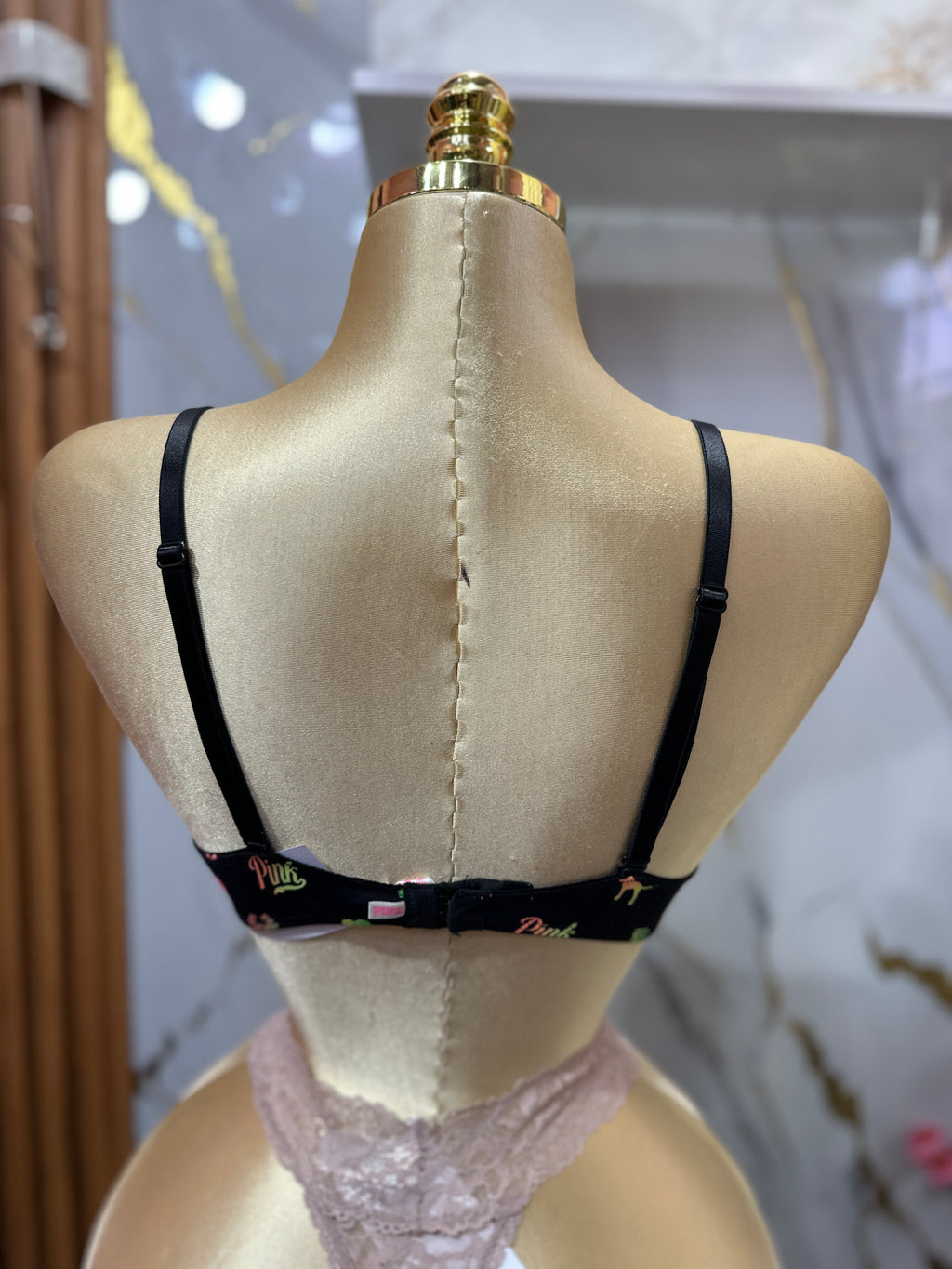 Brasier tipo push up negro de pink Victoria’s Secret