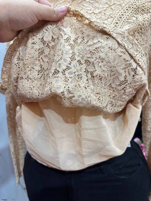Blusa de Encaje floral translúcido Beige