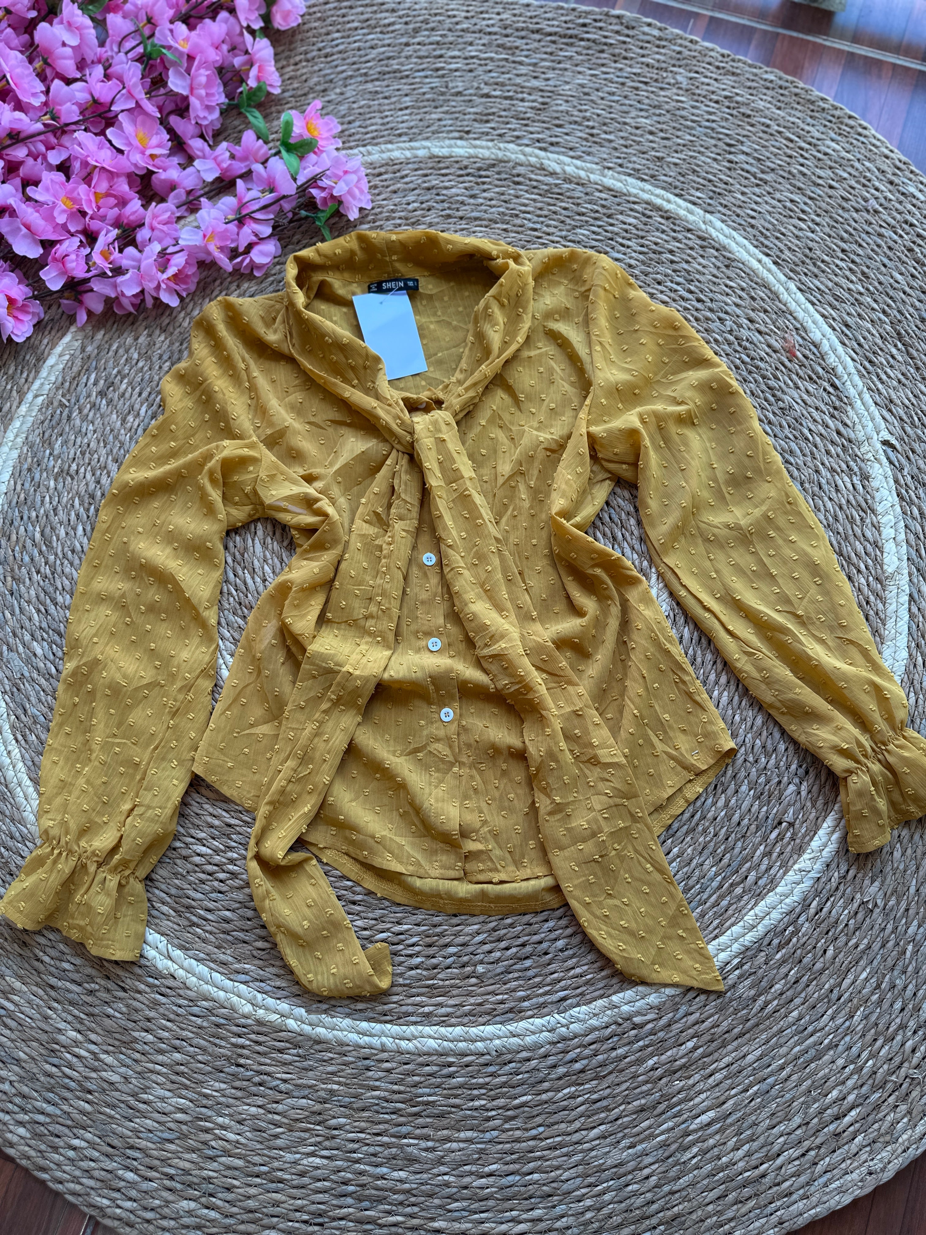 Blusa manga larga color mostaza