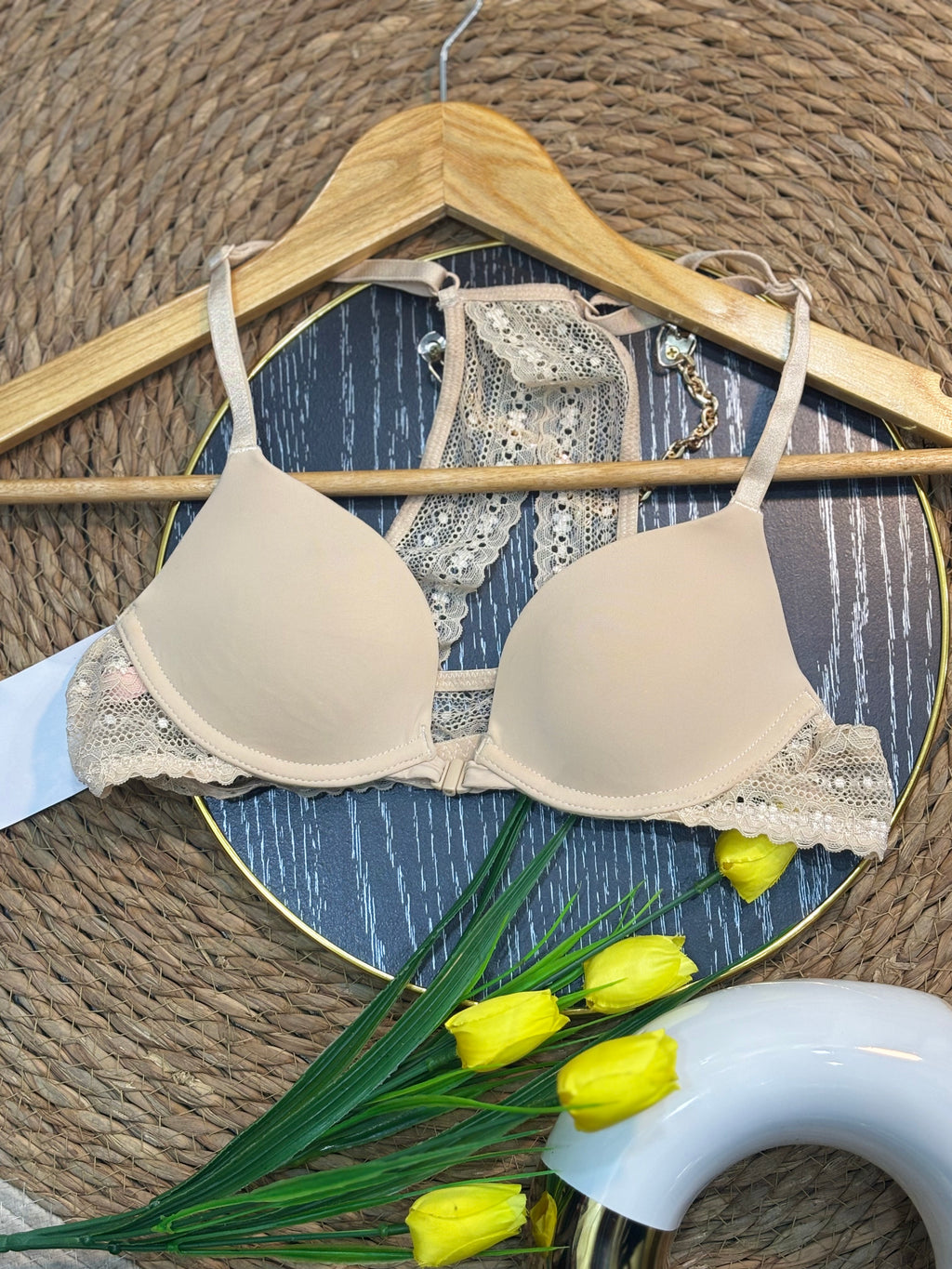 🤍 Brasier Beige con Encaje