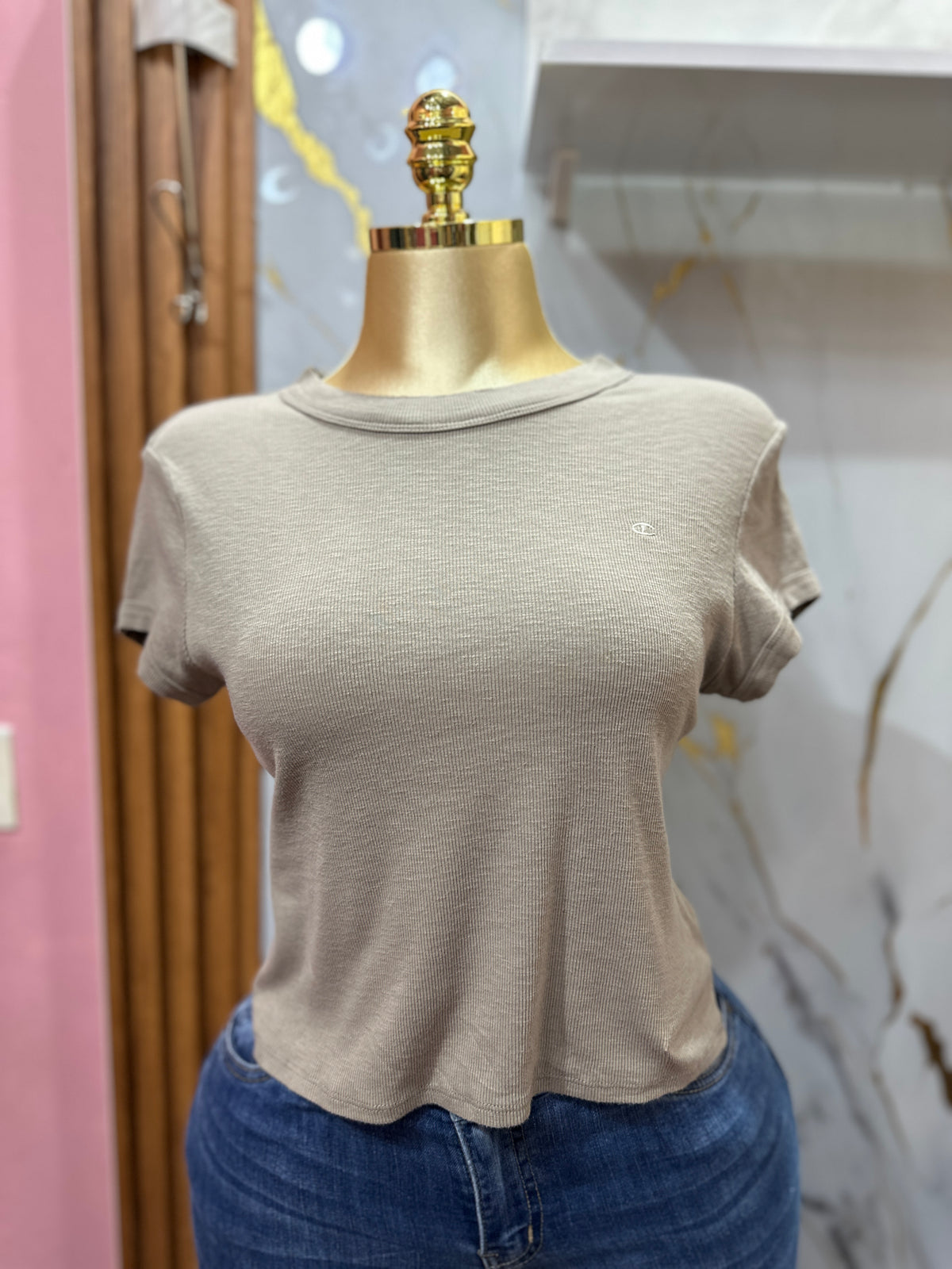Blusa básica CHAMPIONS de manga corta y de cuello redondo