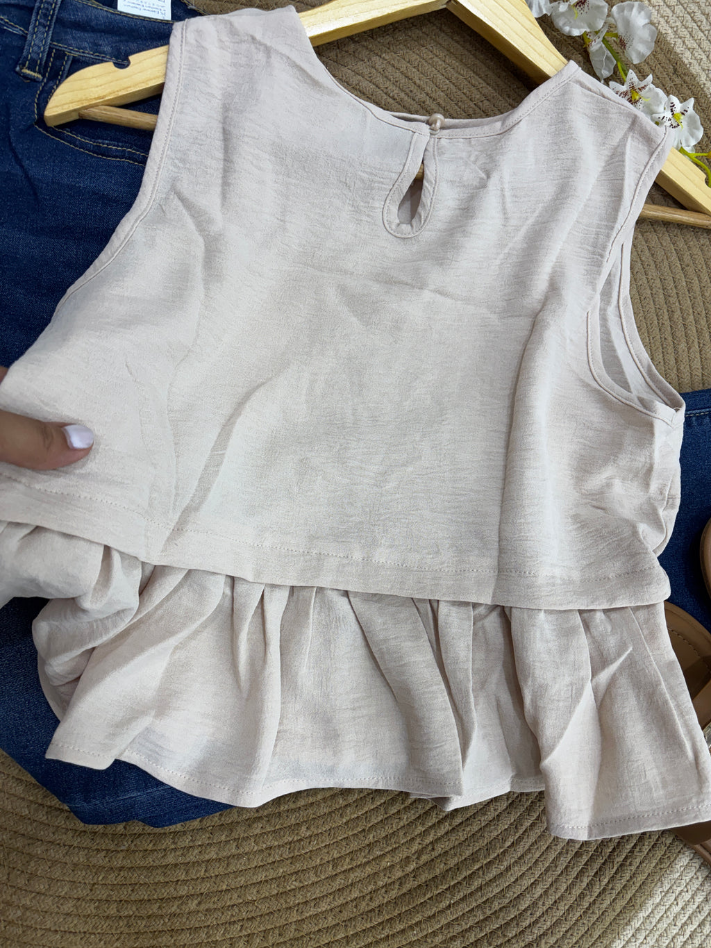 Blusa estilo top (formal) sin mangas