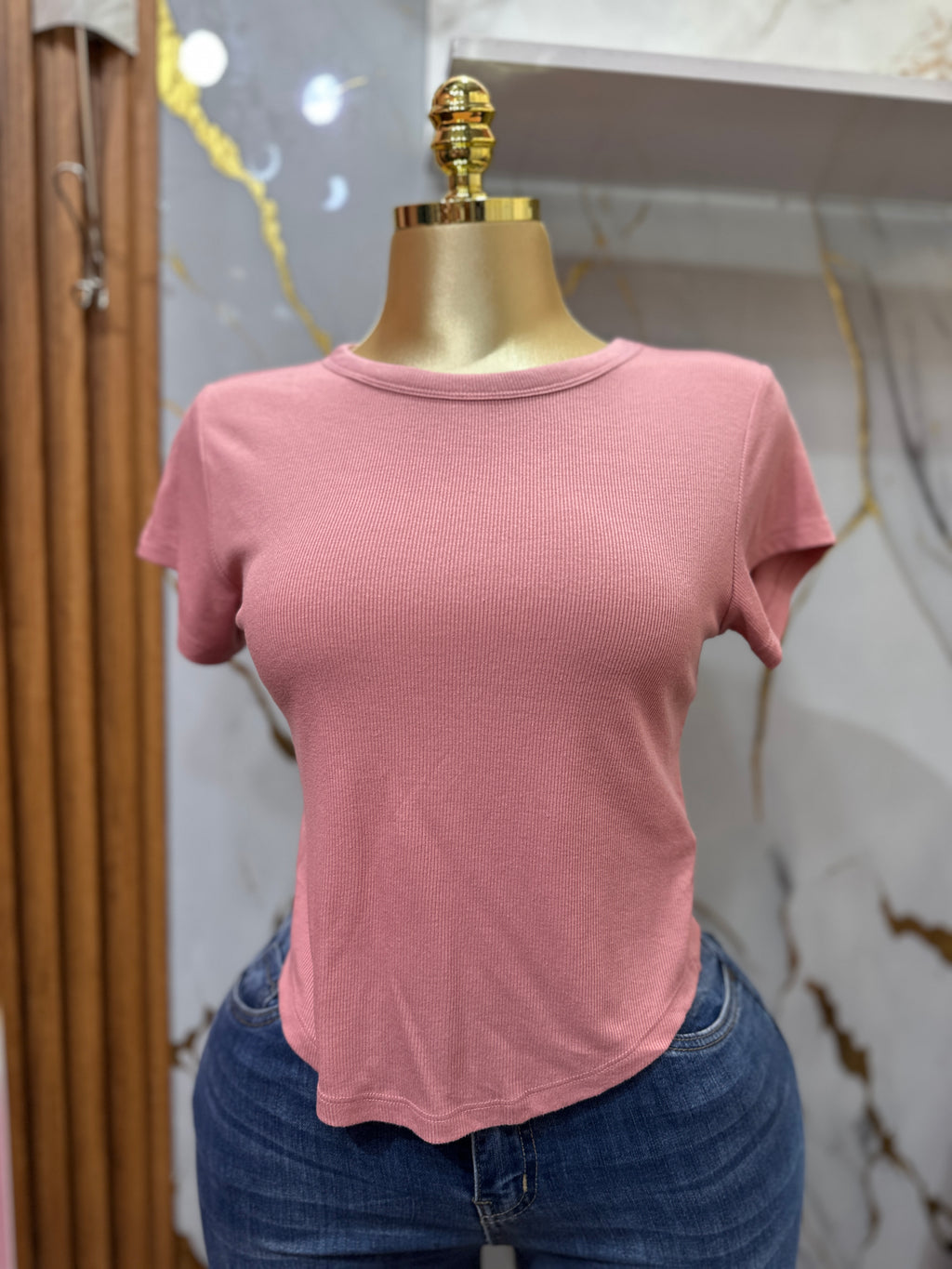 Blusa rosada ULTRALITE de mangas cortas y de cuello redondo
