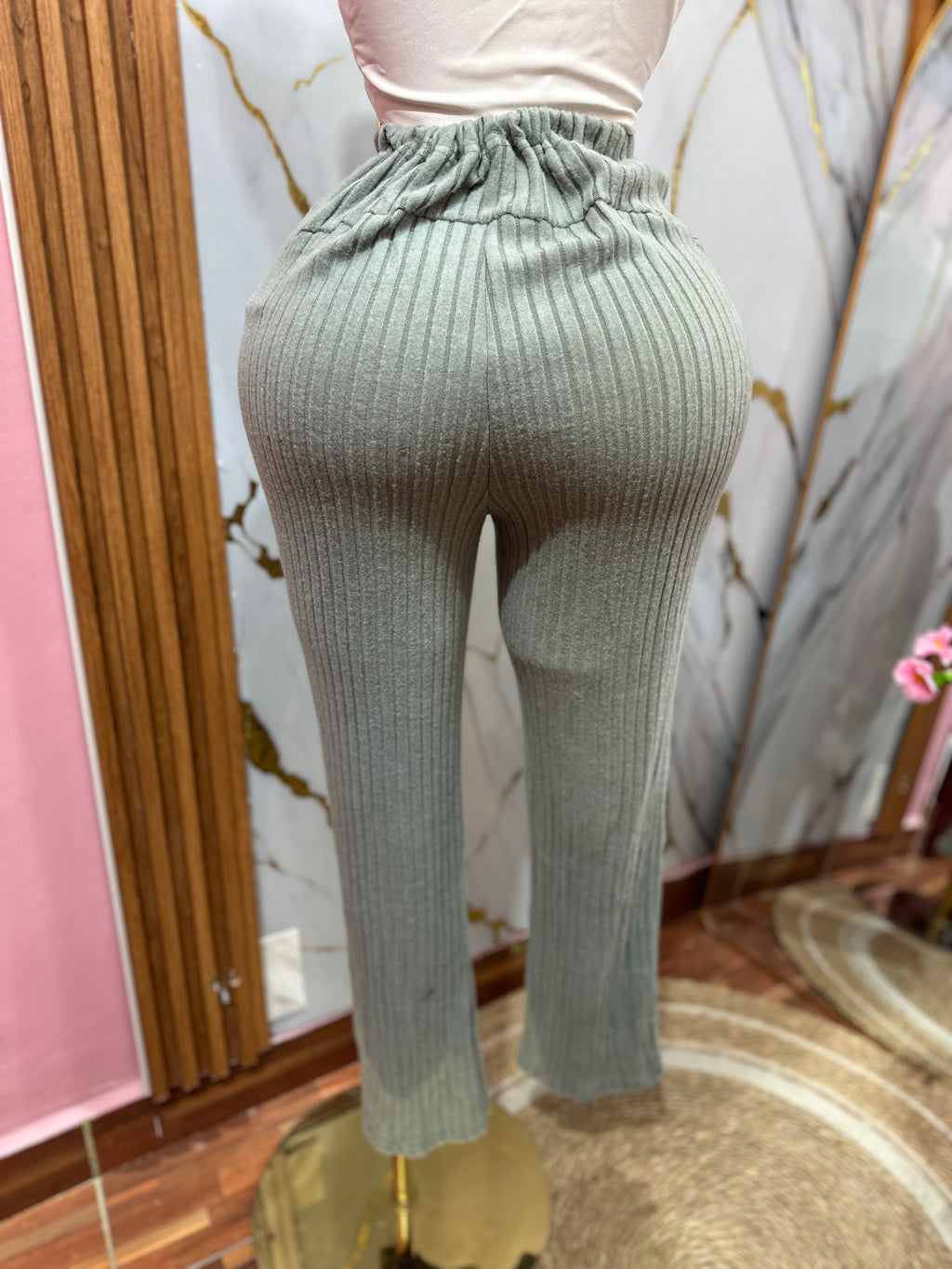 Pantaloneta de embarazada con elástico ajustable en la cintura
