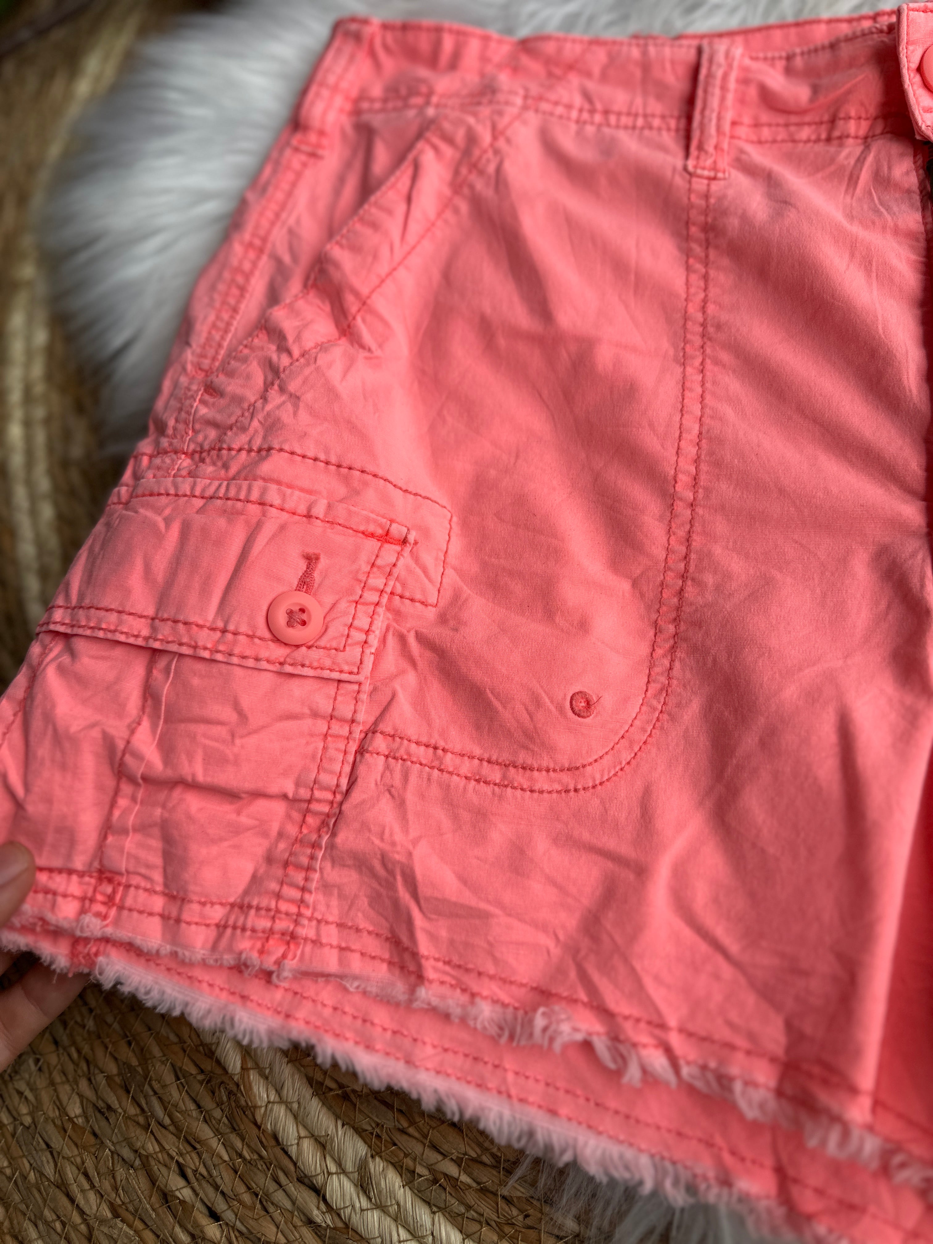 Short Casual Estilo Cargo Coral