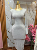 Vestido midi gris SHEIN de manga larga con un diseño de punto acanalado y corte ajustado