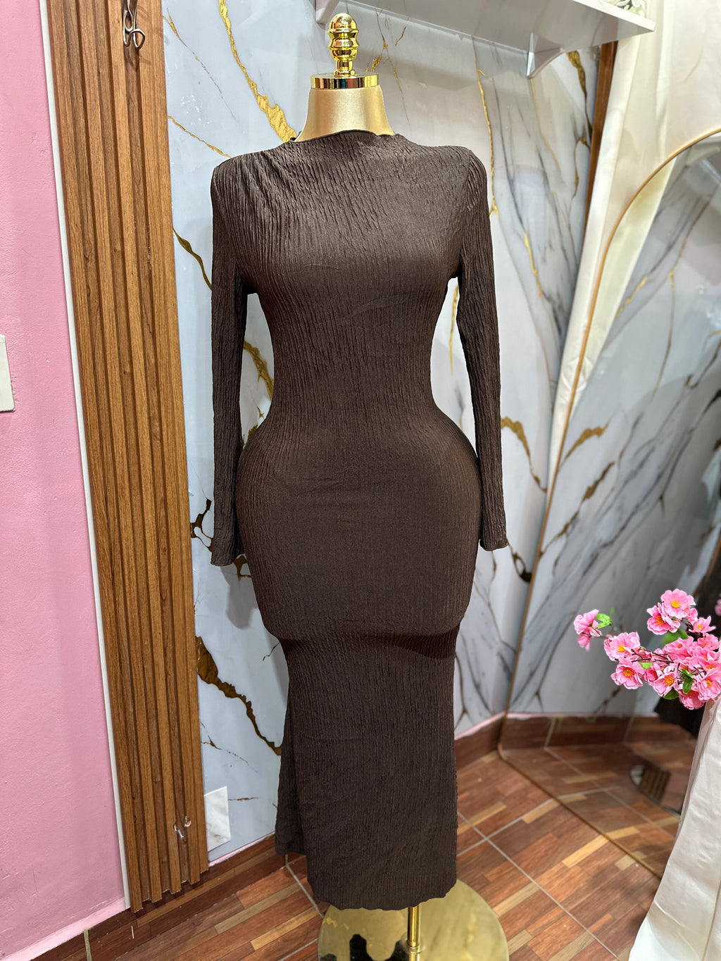 Vestido elegante SHEIN marrón de manga larga ajustado