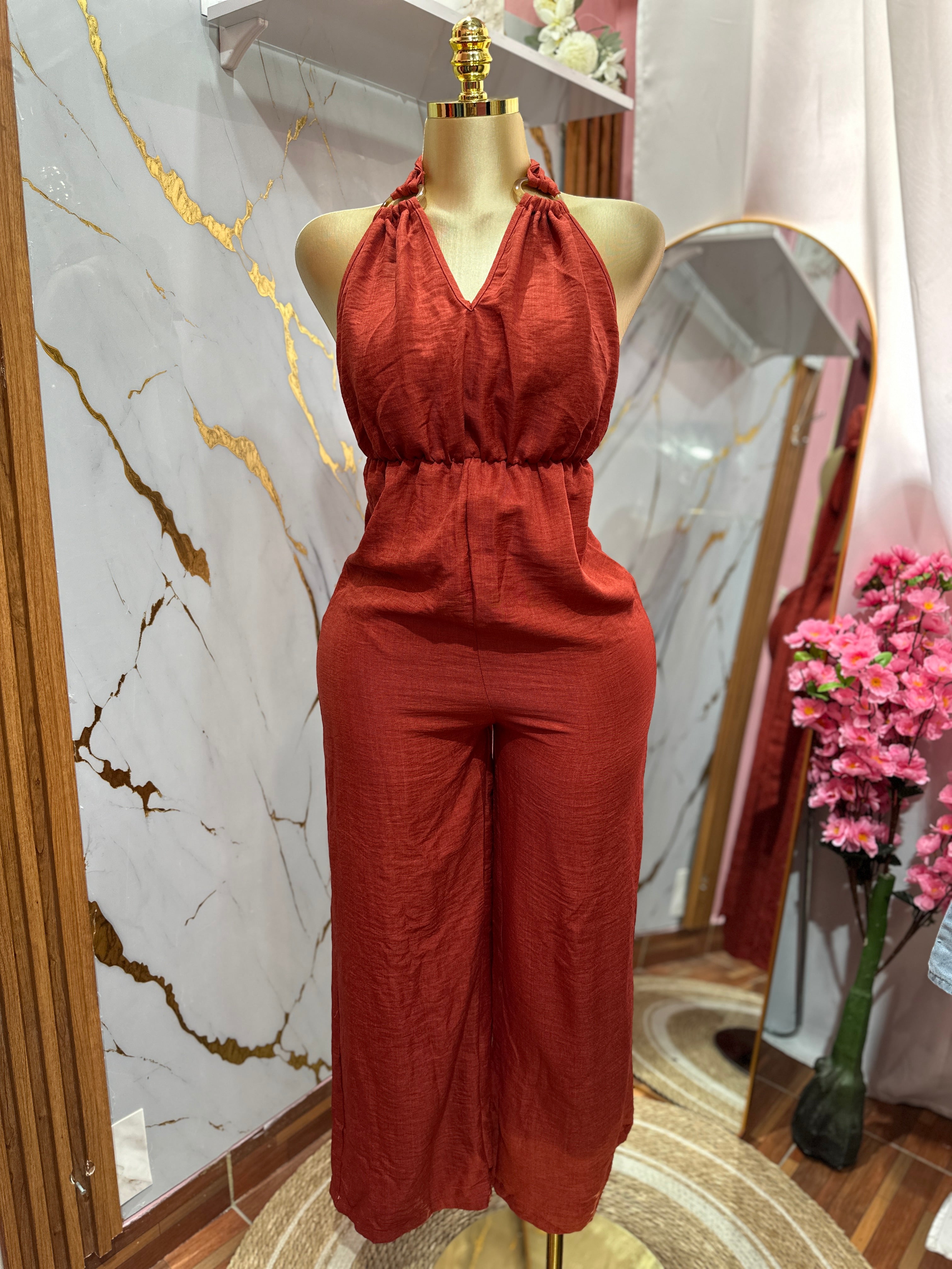 Jumpsuit estilo palazo escotado de la espalda