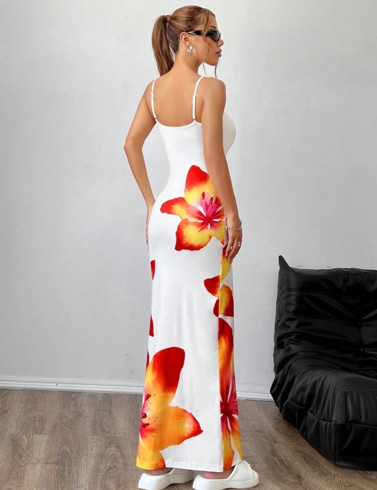 Vestido de tirantes largo, pegado.