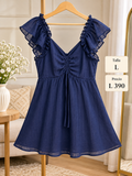 Vestido corto de color azul con mangas de contables y escote en V con detalle fruncido