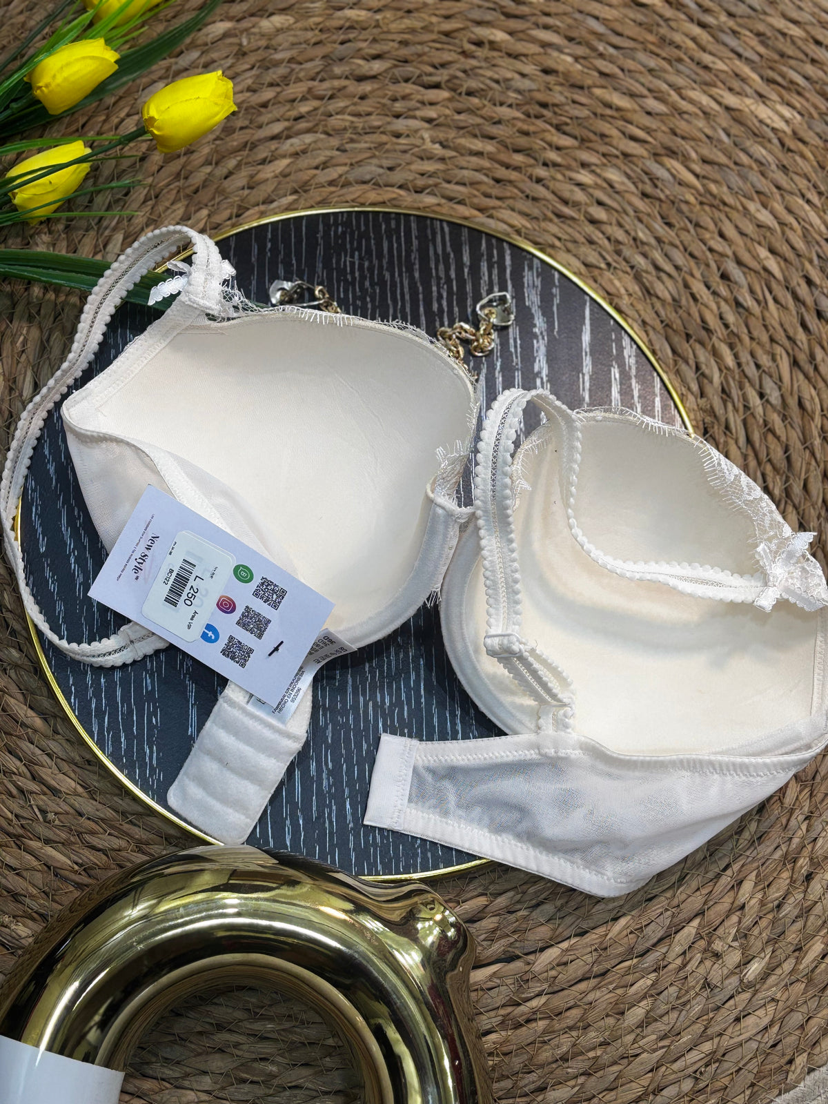 Brasier blanco fino de blonda