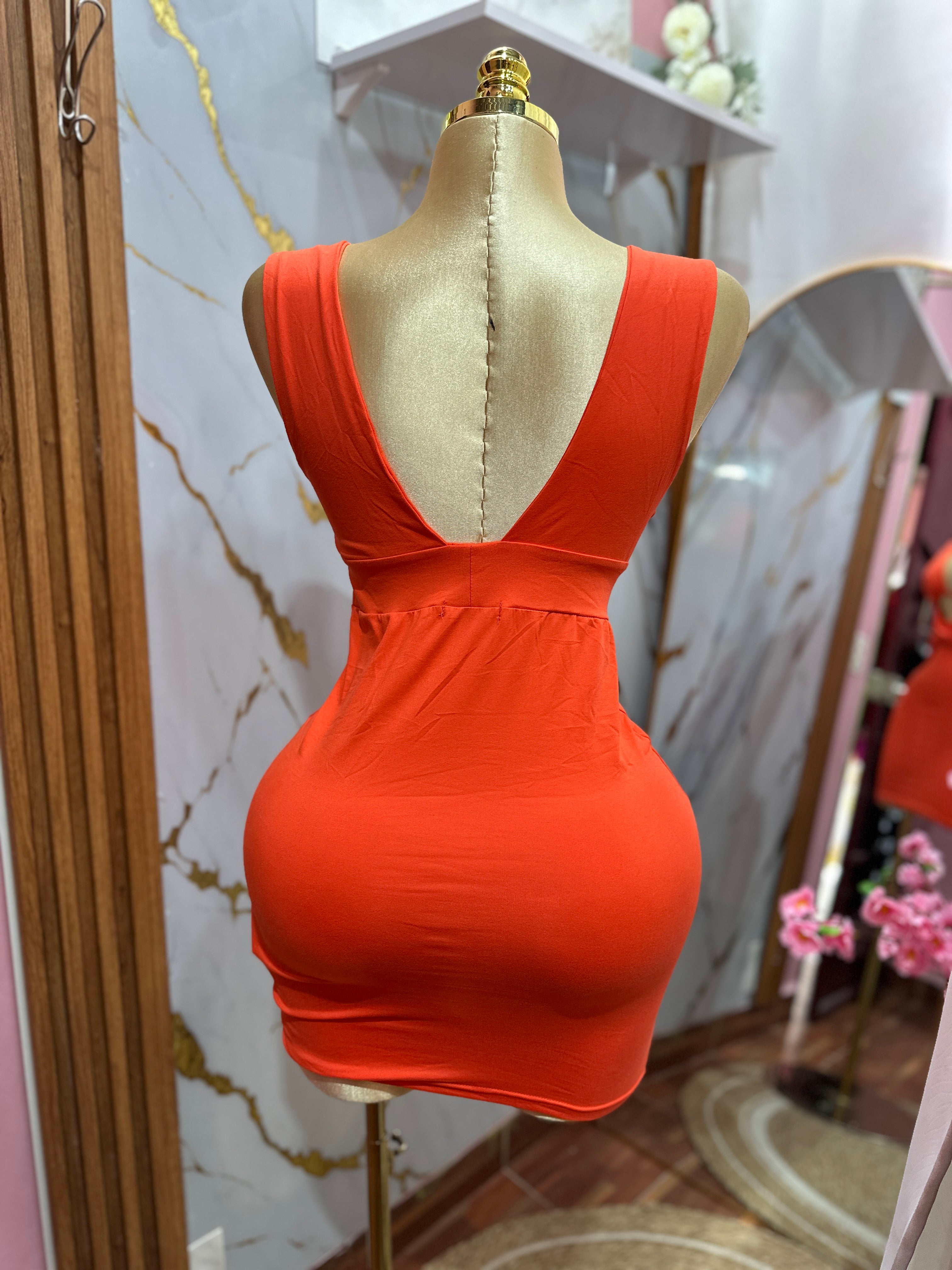 Vestido corto pegado color naranja