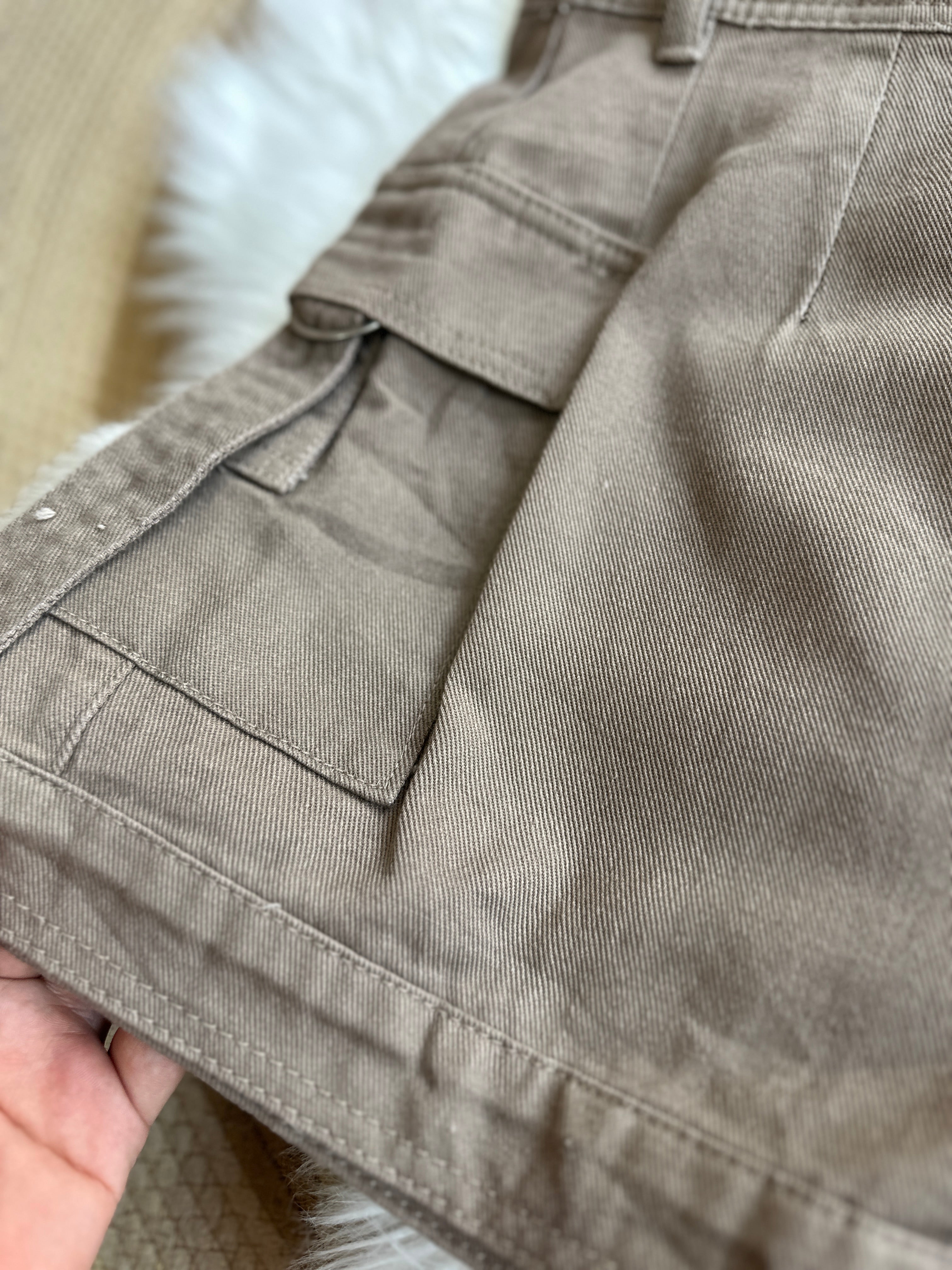 Short estilo Cargo- Café