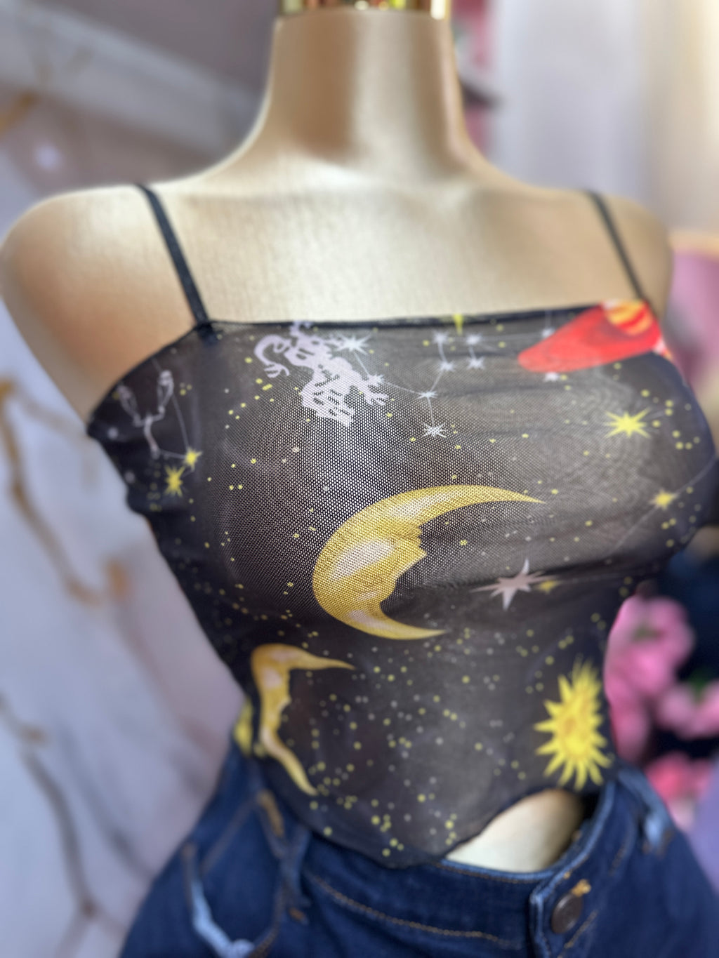 Top transparente de tirantes con estampado astronómico
