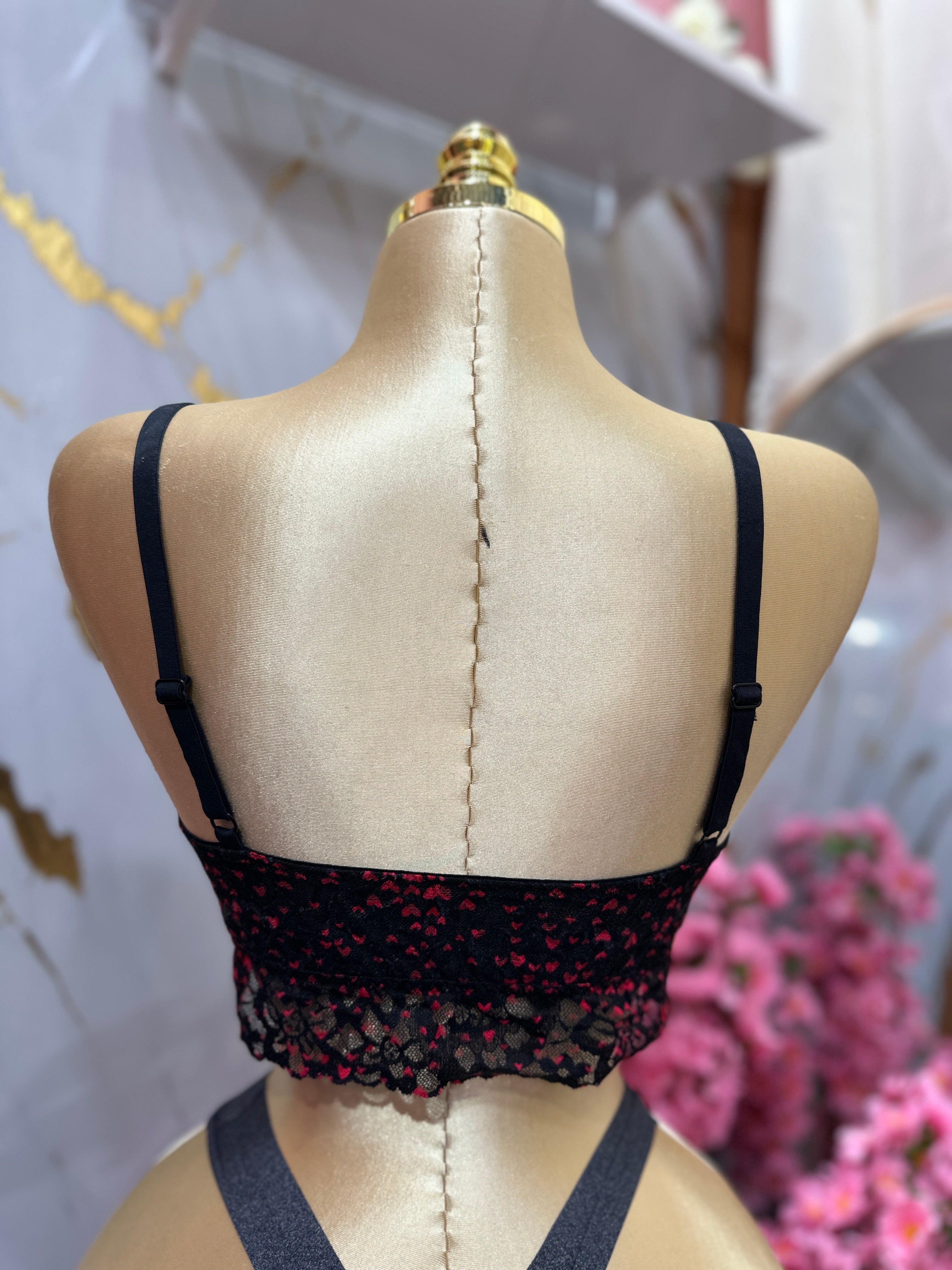 Bralette VICTORIA’S SECRET de encaje floral con estampado de corazones