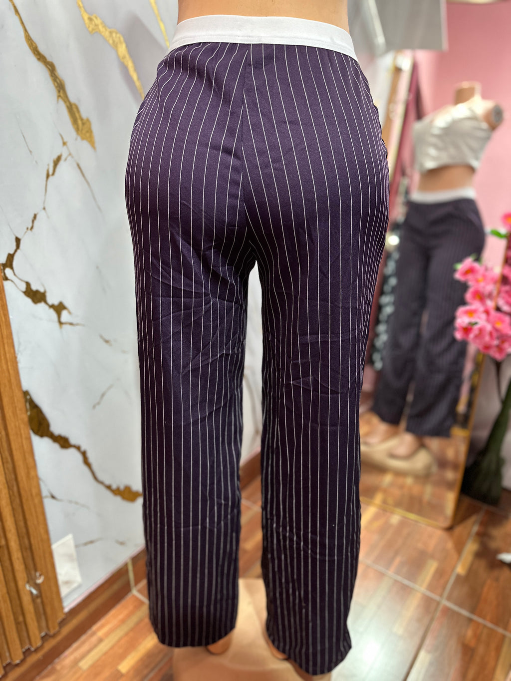 Pantaloneta rayada color morado