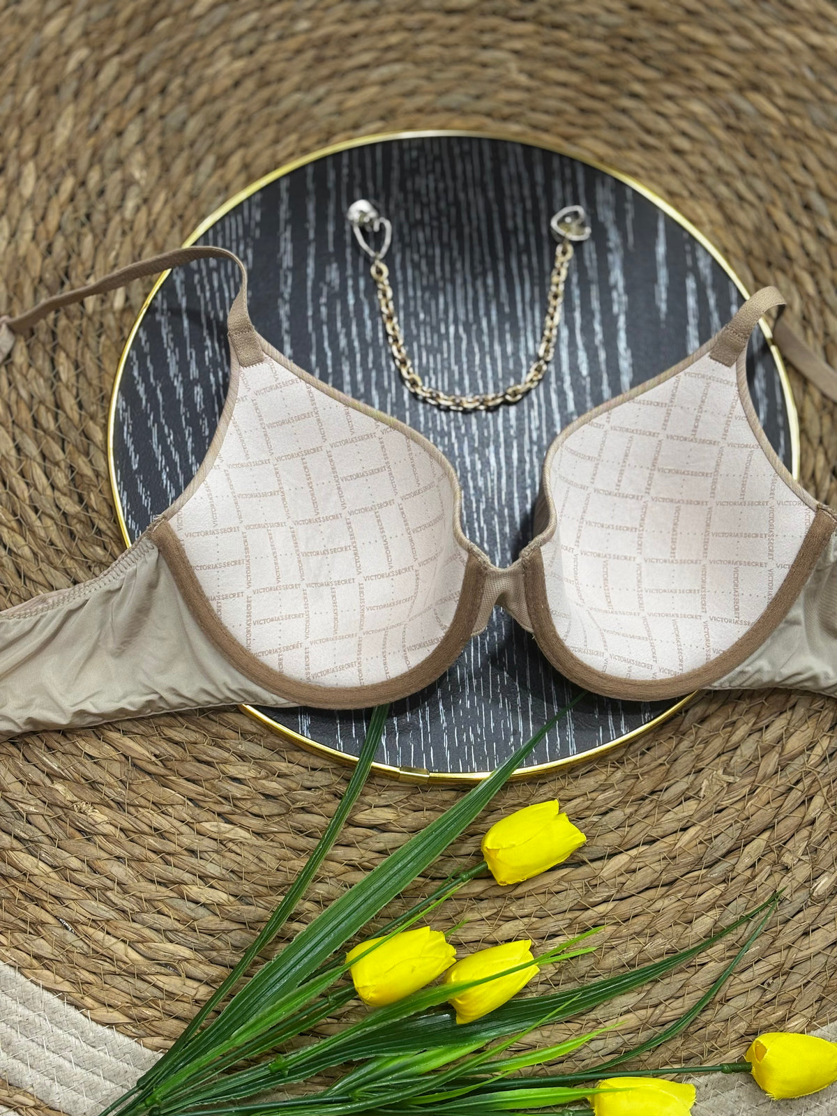 Brasier Victoria Secret color beige
