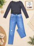 Conjunto para niña, camisa gris manga larga con diseños de fruncidos al costado y un Jean azul claro