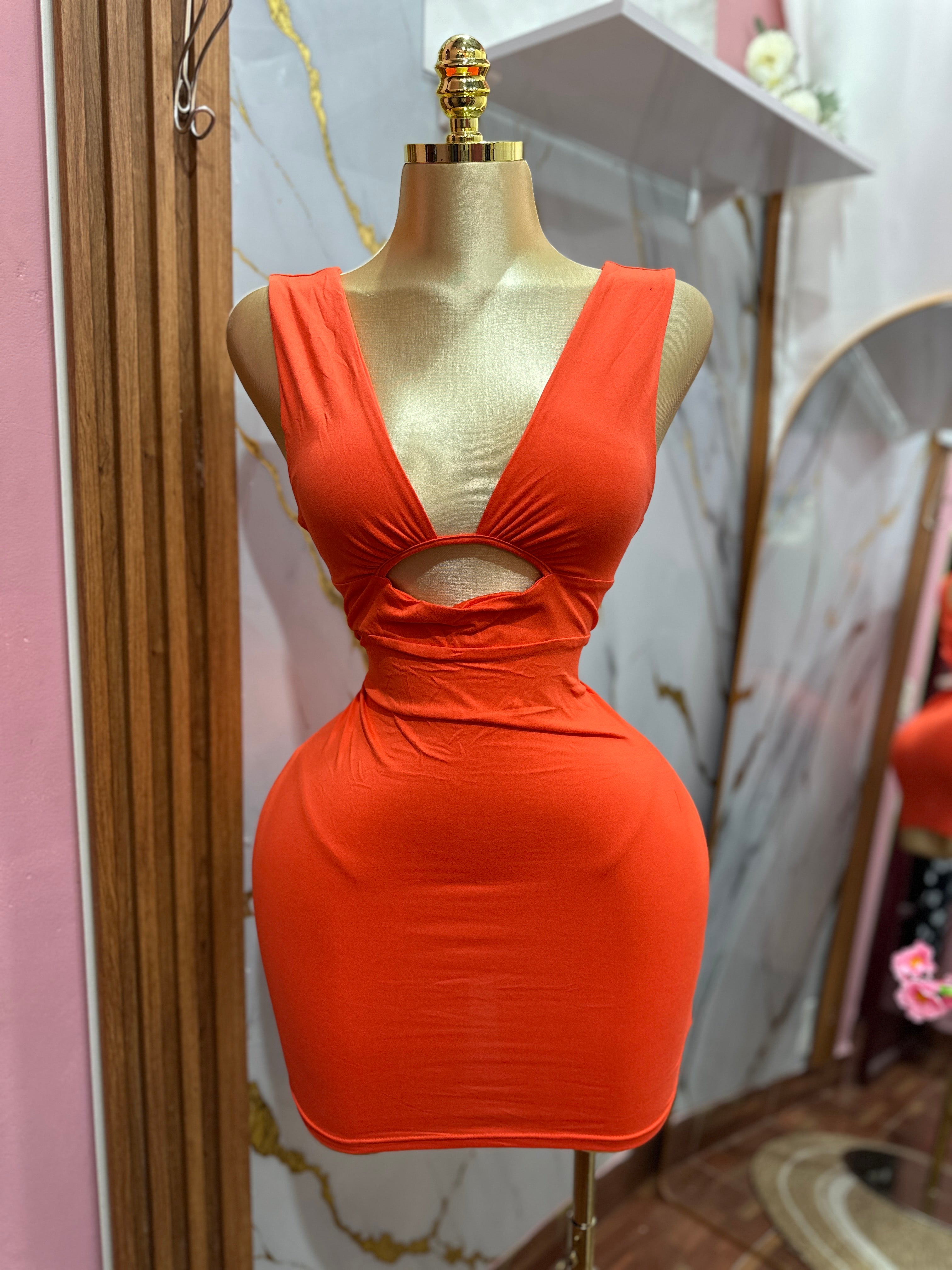 Vestido corto pegado color naranja