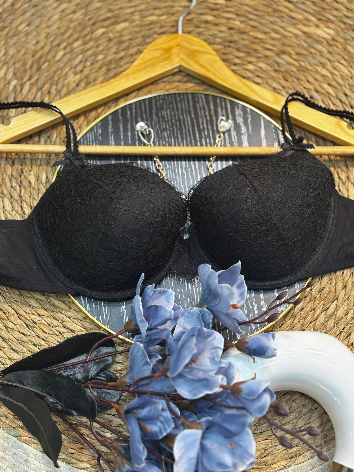🖤 Brasier Negro de Encaje VSecret