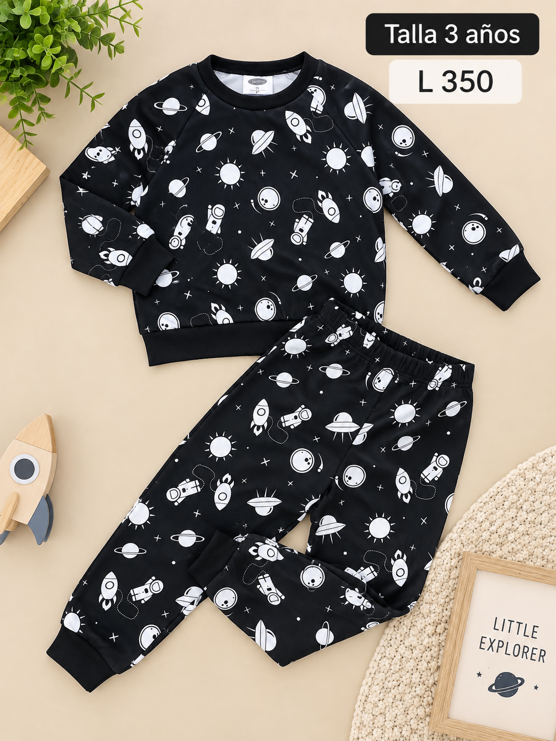 Conjunto para niño de 2 piezas con estampado espacial