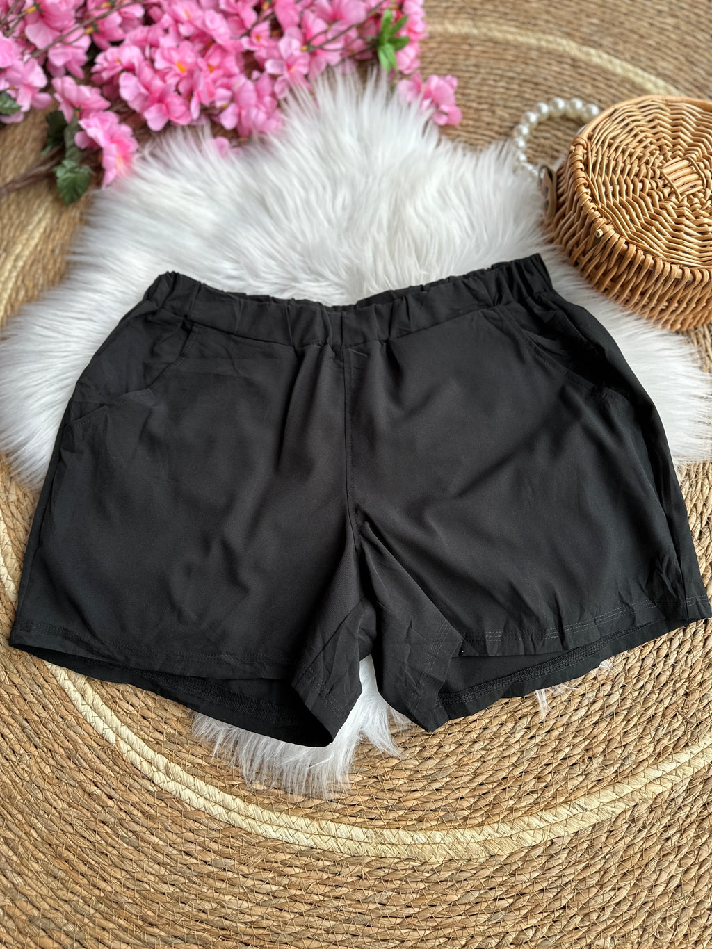 Short Casual Negro con Cintura Elástica