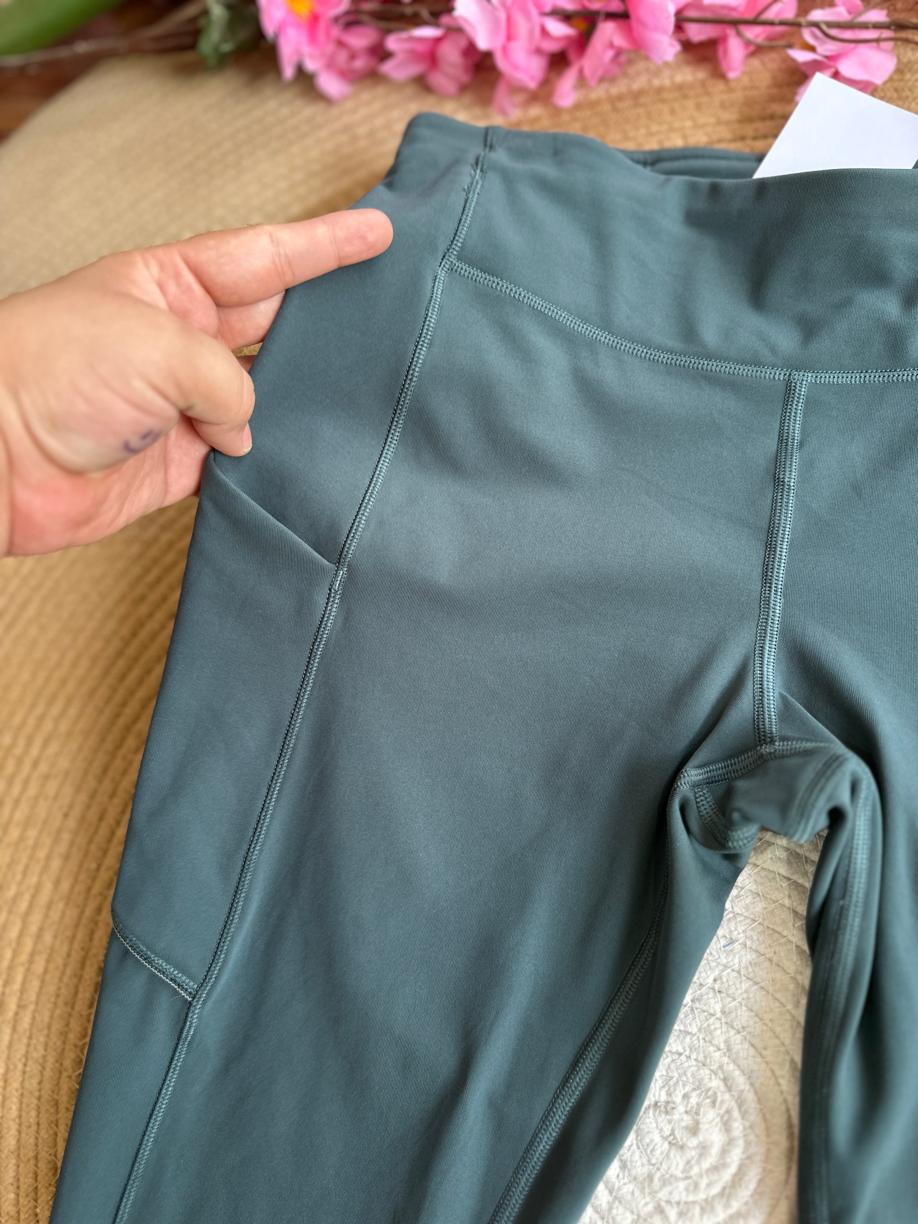 Leggings Deportivo Corto con Bolsillo- Verde